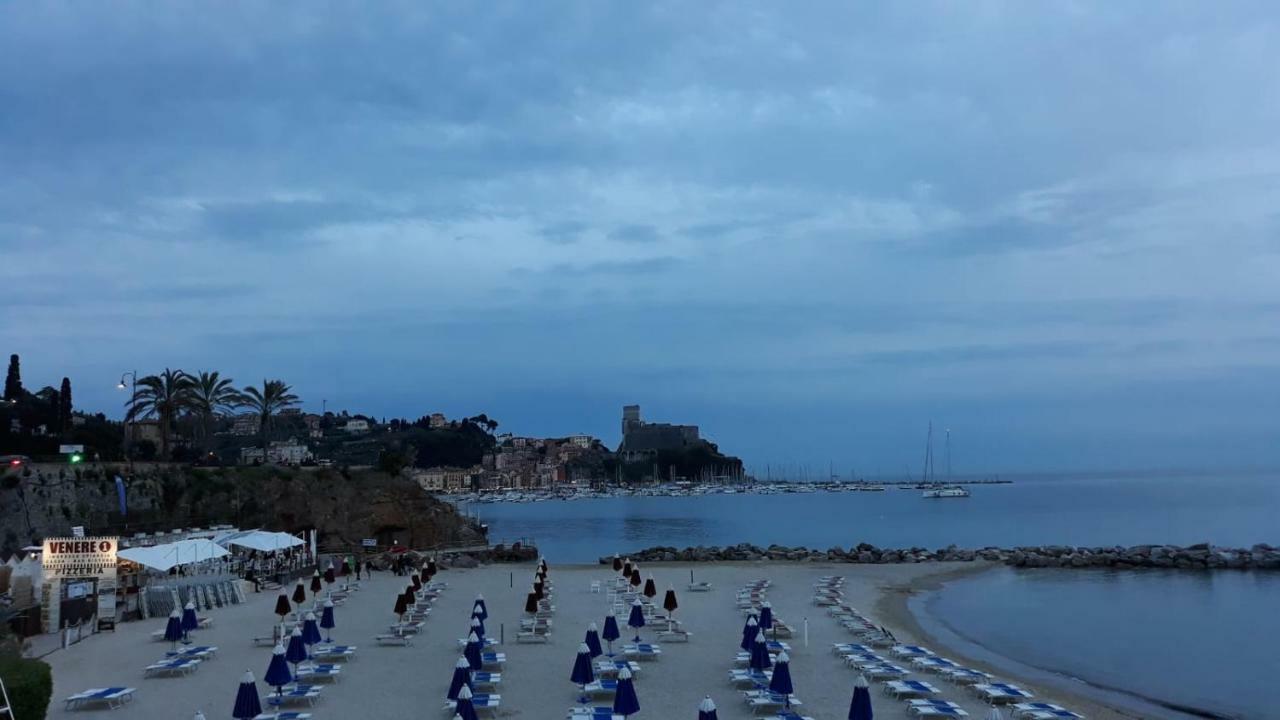 Appartamento Il Golfo Dei Poeti E 5 Terre A 2 Passi لا سبيتسْيا المظهر الخارجي الصورة